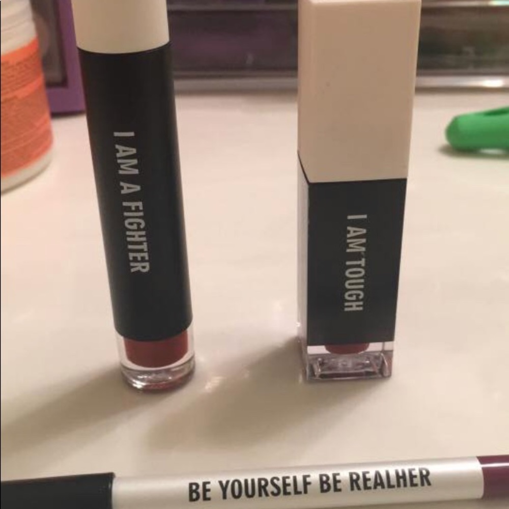 Bold red lip kit!